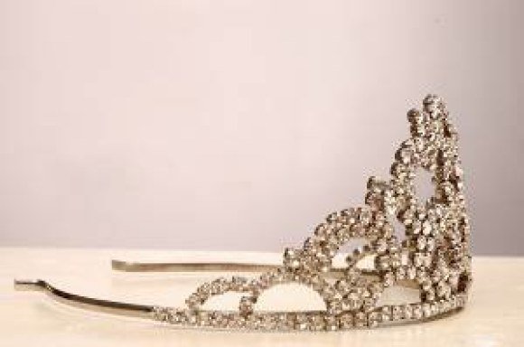 bproper tiara