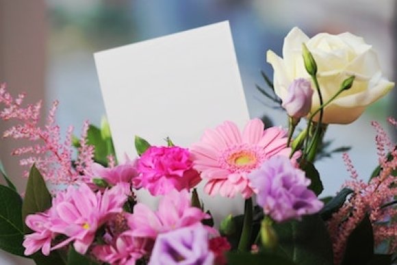 white rose pink daisy bouquet blank card